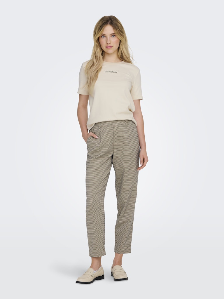 JDYCATIE S/S HEAVY EMB TOP