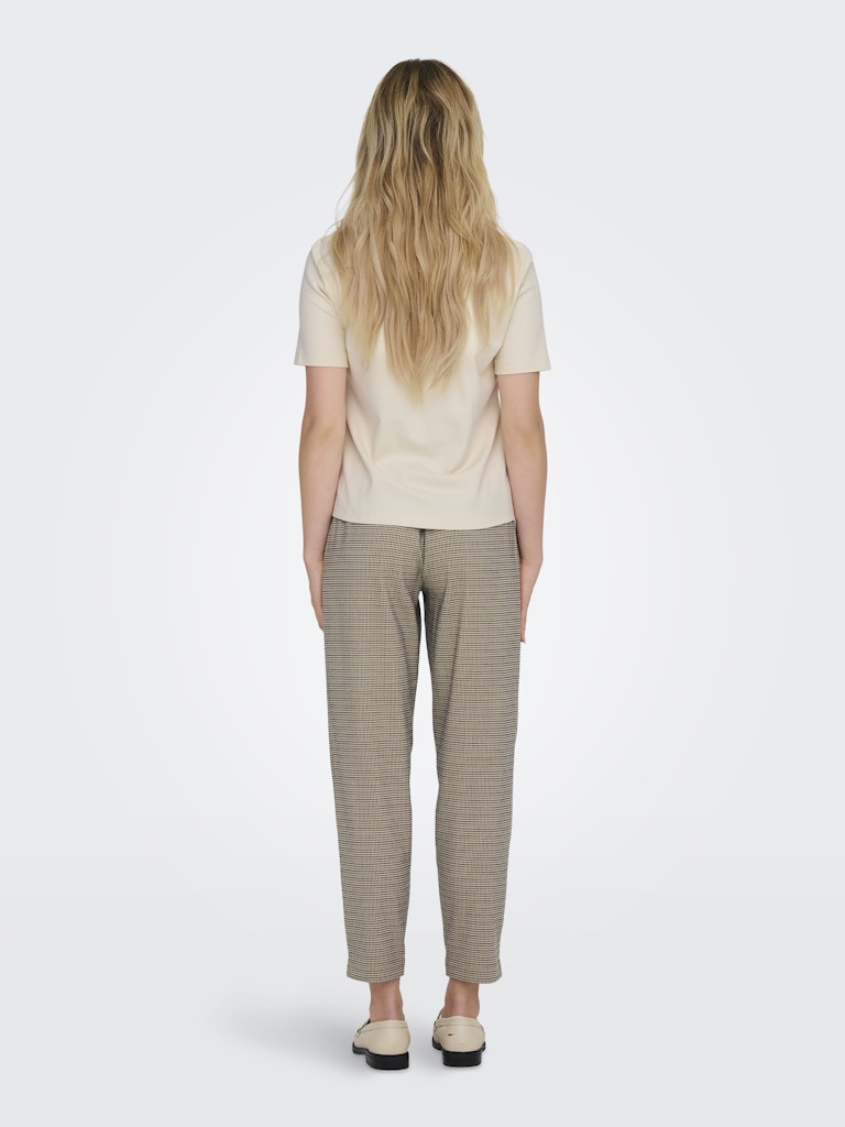 JDYCATIE S/S HEAVY EMB TOP