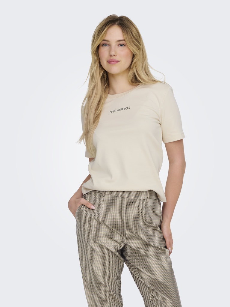JDYCATIE S/S HEAVY EMB TOP