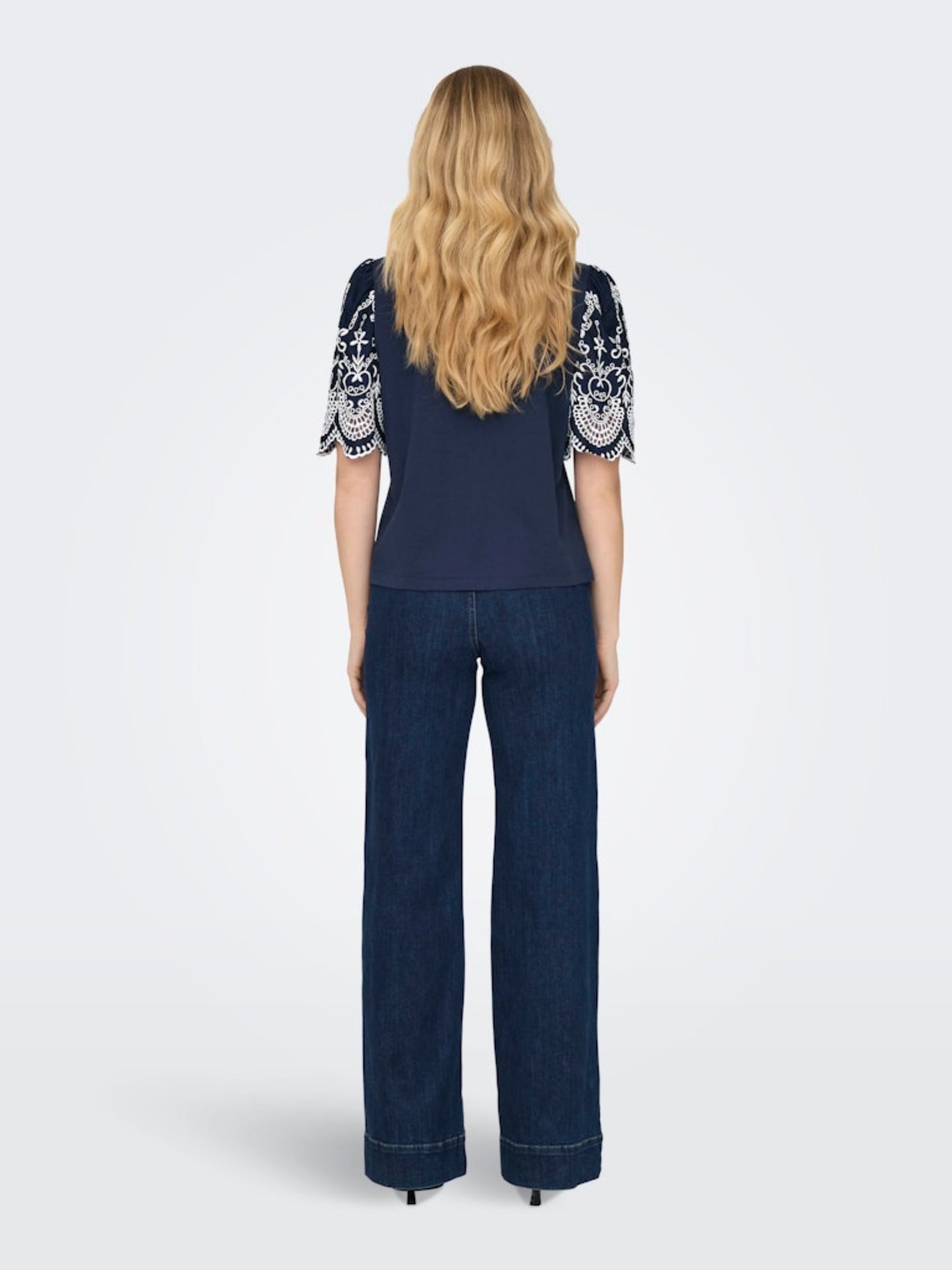 JDYOMA BRODERIE ANGLAISE TOP
