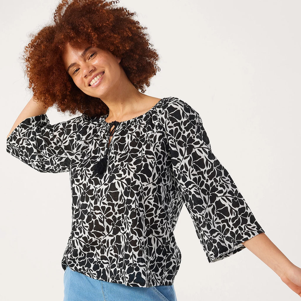 JDYSAPNA 3/4 TASSEL TOP