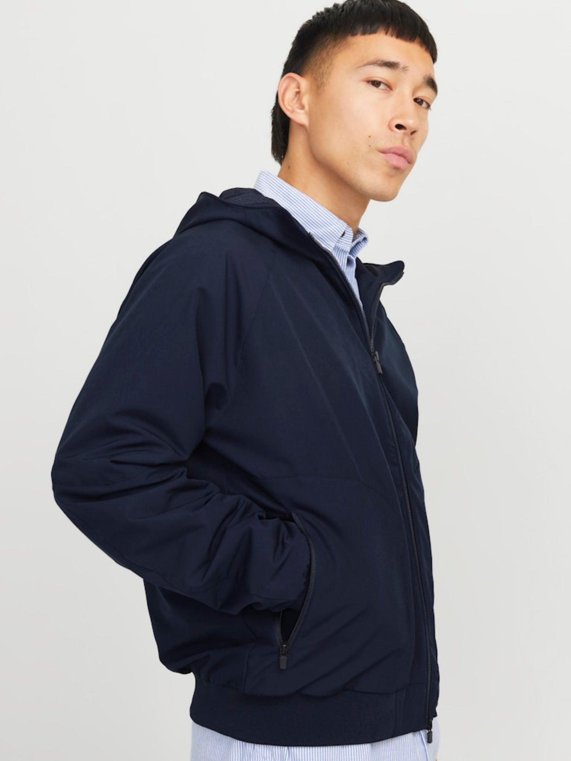 JJEJAXON BOMBER