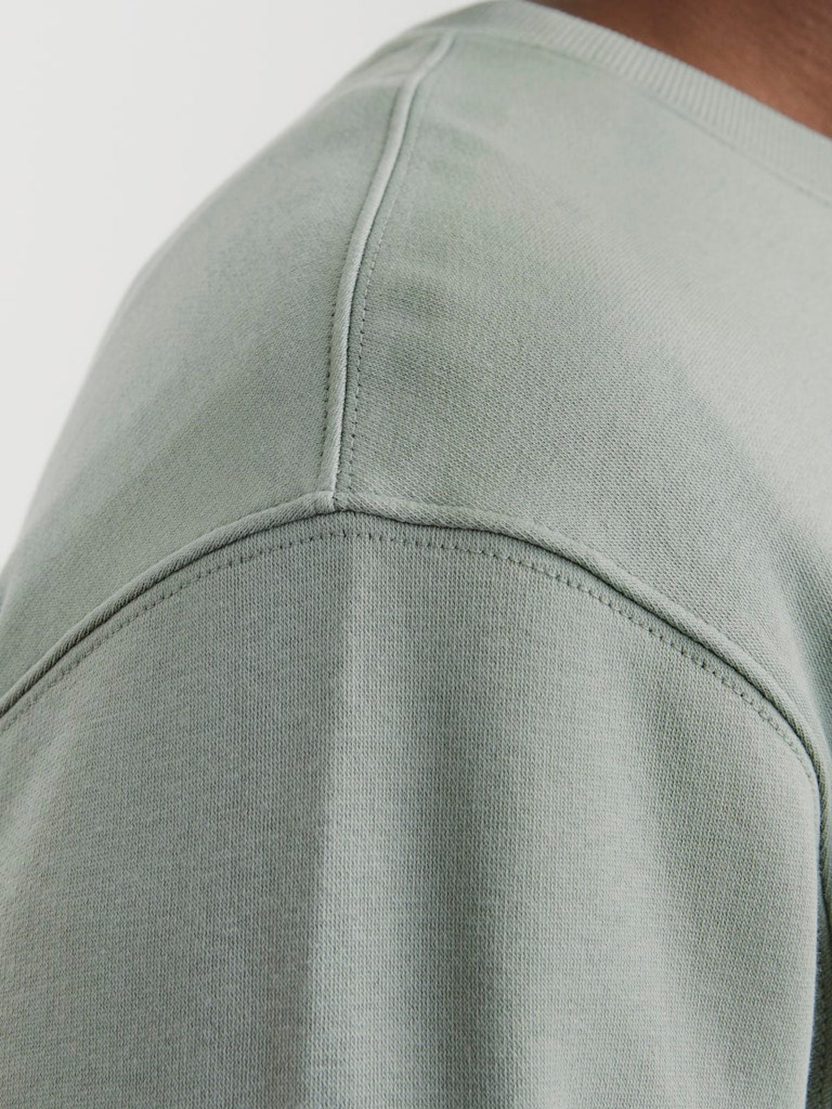 JJESTAR BASIC SWEAT CREW NECK