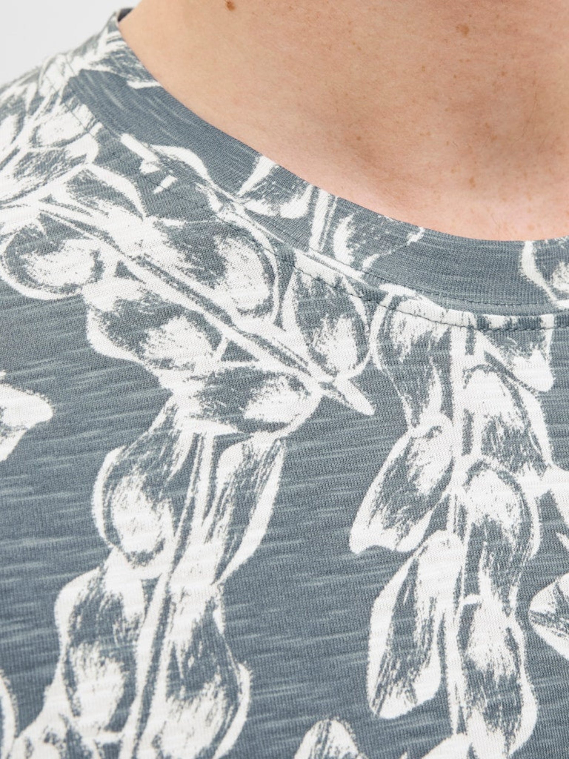 JORSPLIT AOP TEE