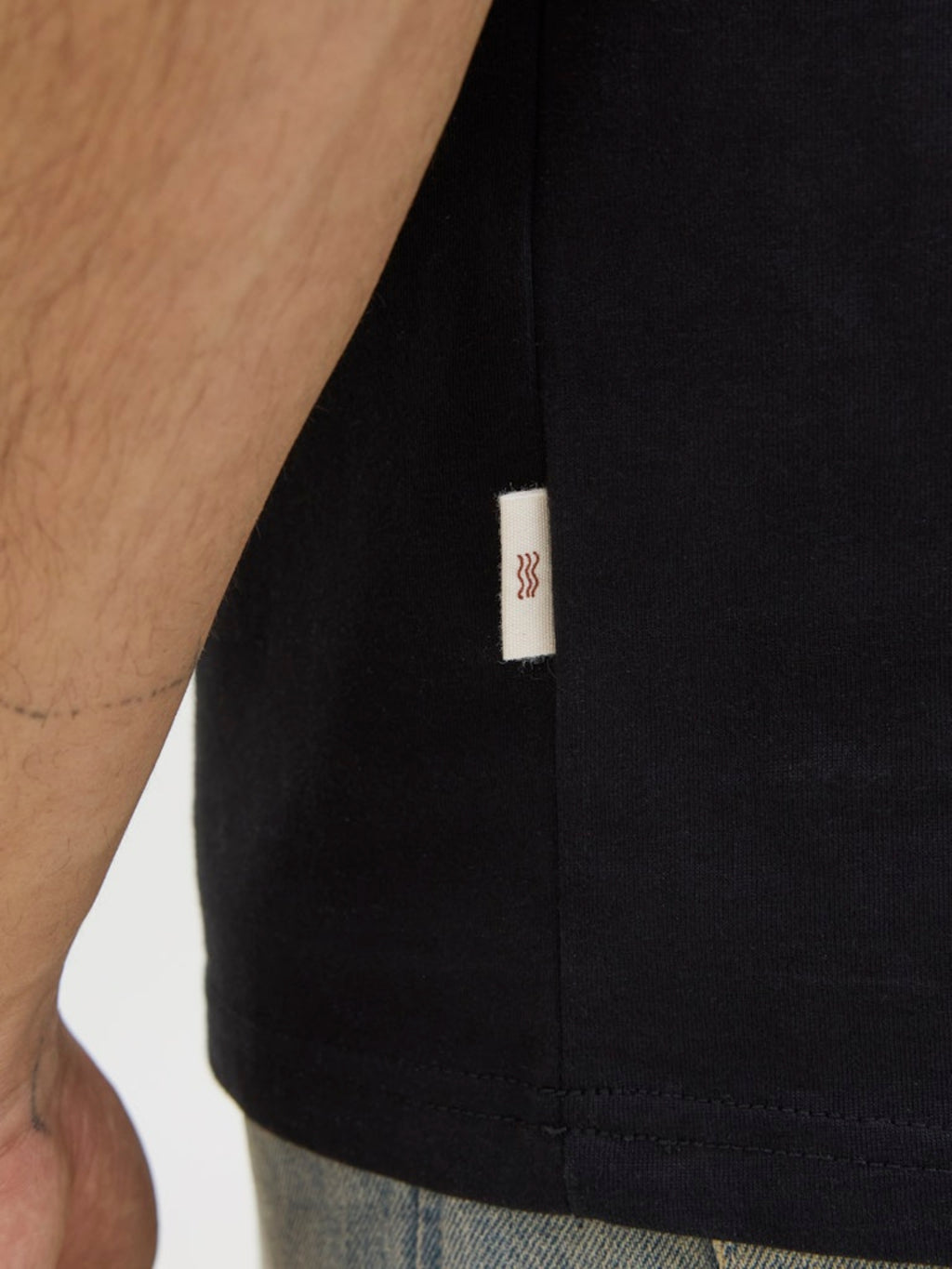 JORTAVIRA AOP POCKET TEE