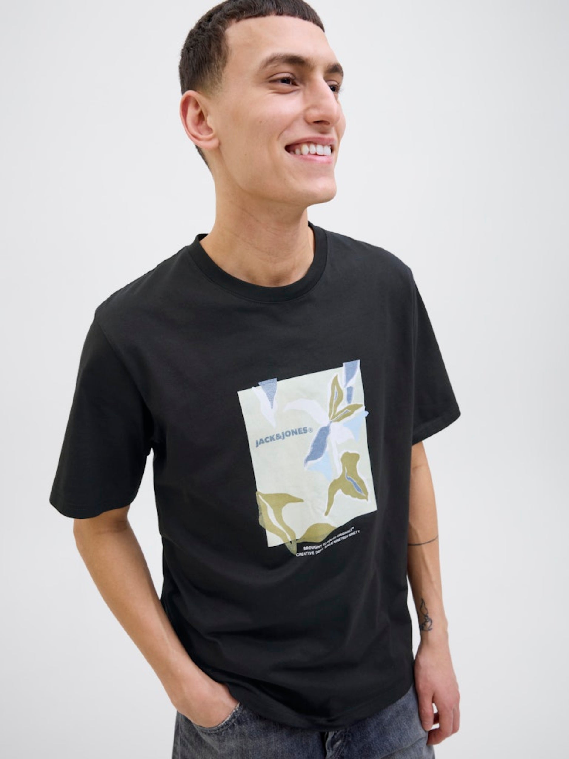 JORALMERIA FRONT TEE