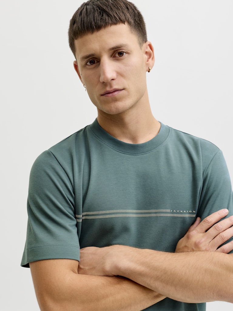 JCOFUSION CHEST BRAND TEE
