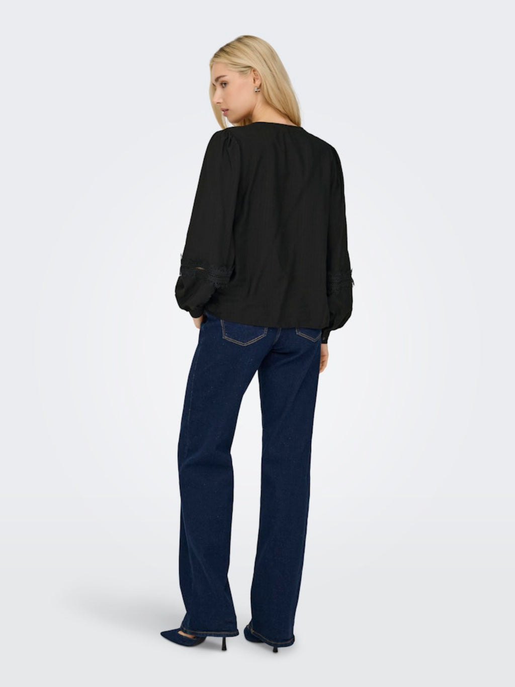 JDYAYLA L/S LACE TOP