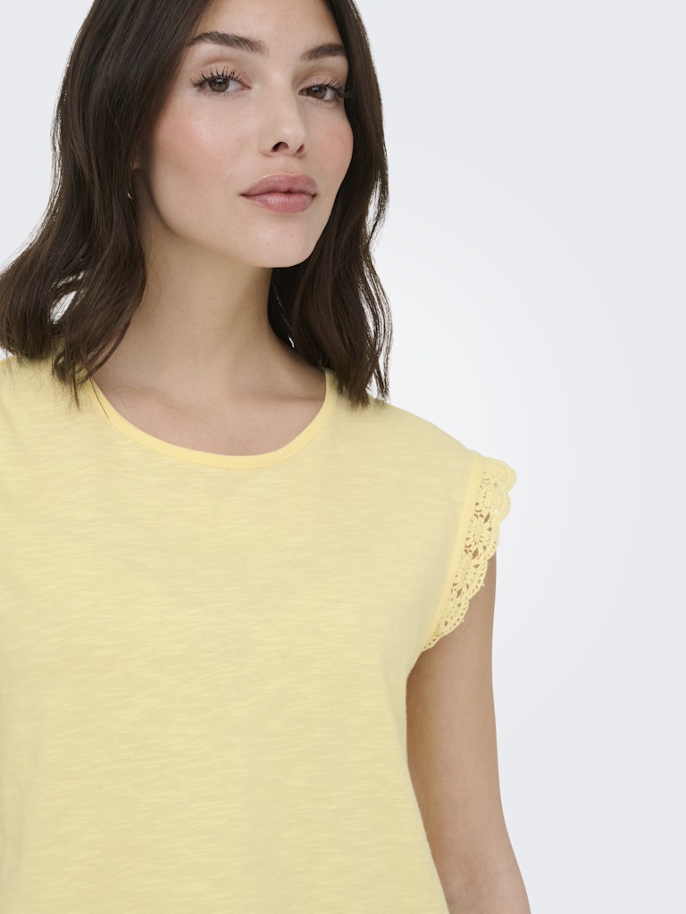 JDYSALVA LIFE S/L CROCHET TOP