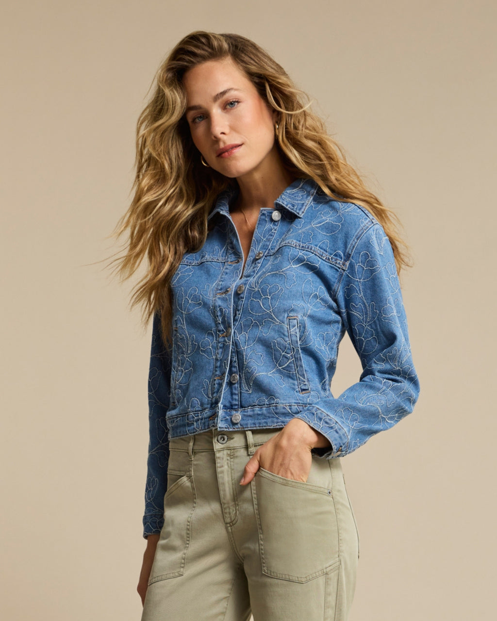 Sally JKT Embroidery bleach