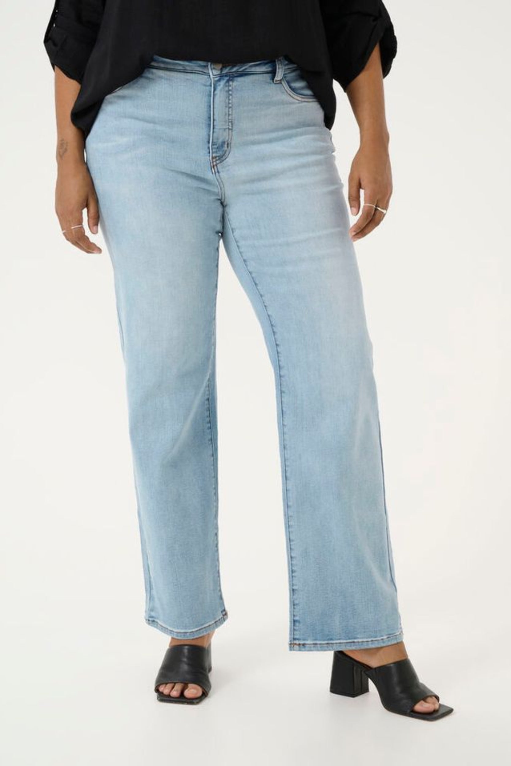 KCkanna Flora Flared Jeans